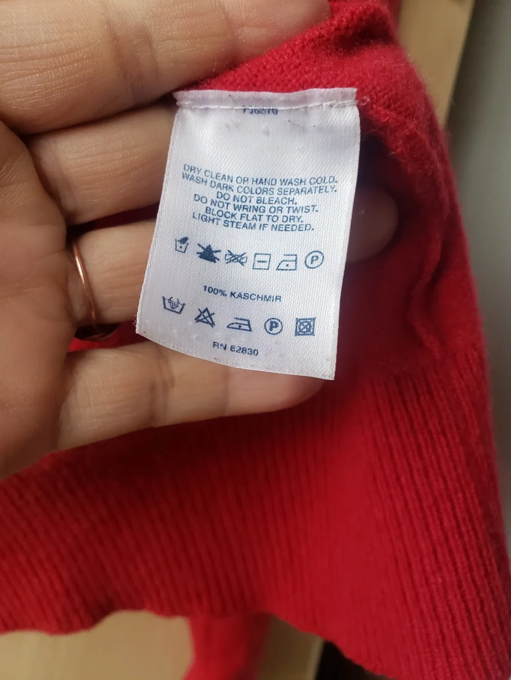 Lands' End 100% Cashmere Red Turtleneck Sweater 6/8 - Picture 4 of 8